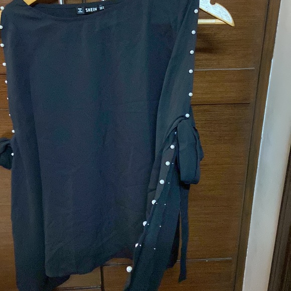 Shein black pearl top - Picture 2 of 5